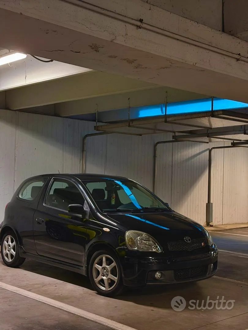 Toyota Yaris 2004 photo 2