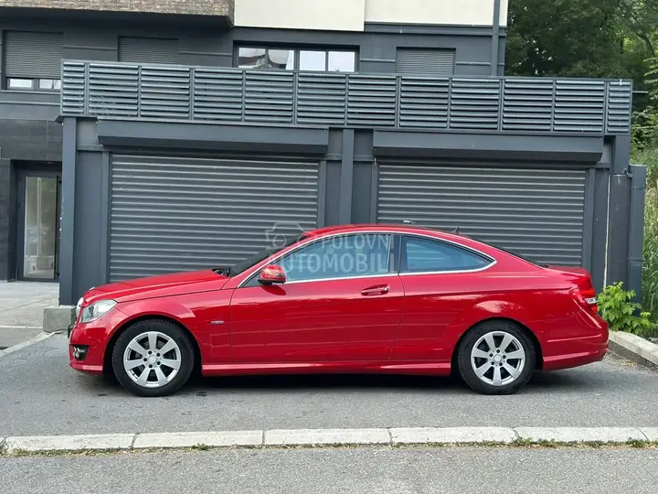 Mercedes-Benz C 220 2012 photo 2