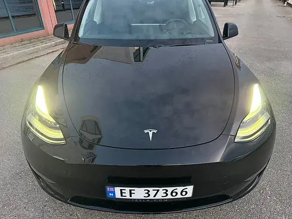 Tesla Model Y 2023 photo 5