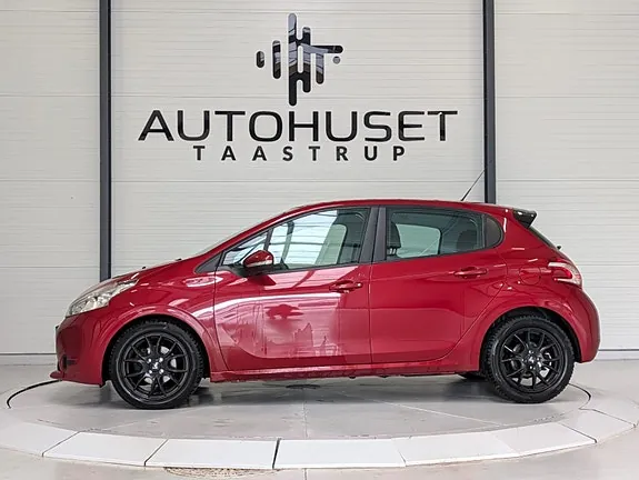 Peugeot 208 2014 photo 3