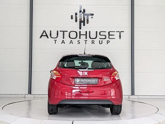 Peugeot 208 2014 photo 5