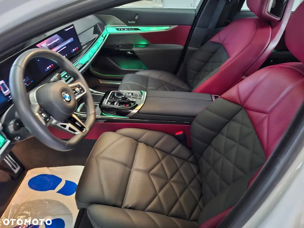 BMW Seria 7 2025 photo 2