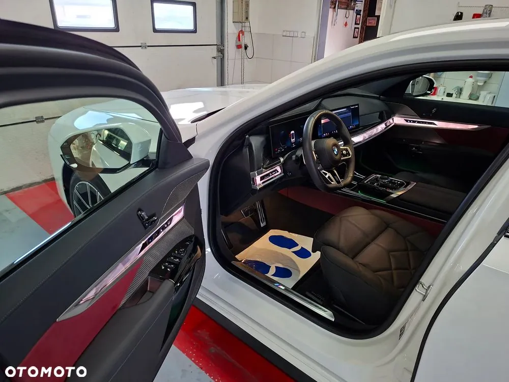 BMW Seria 7 2025 photo 3