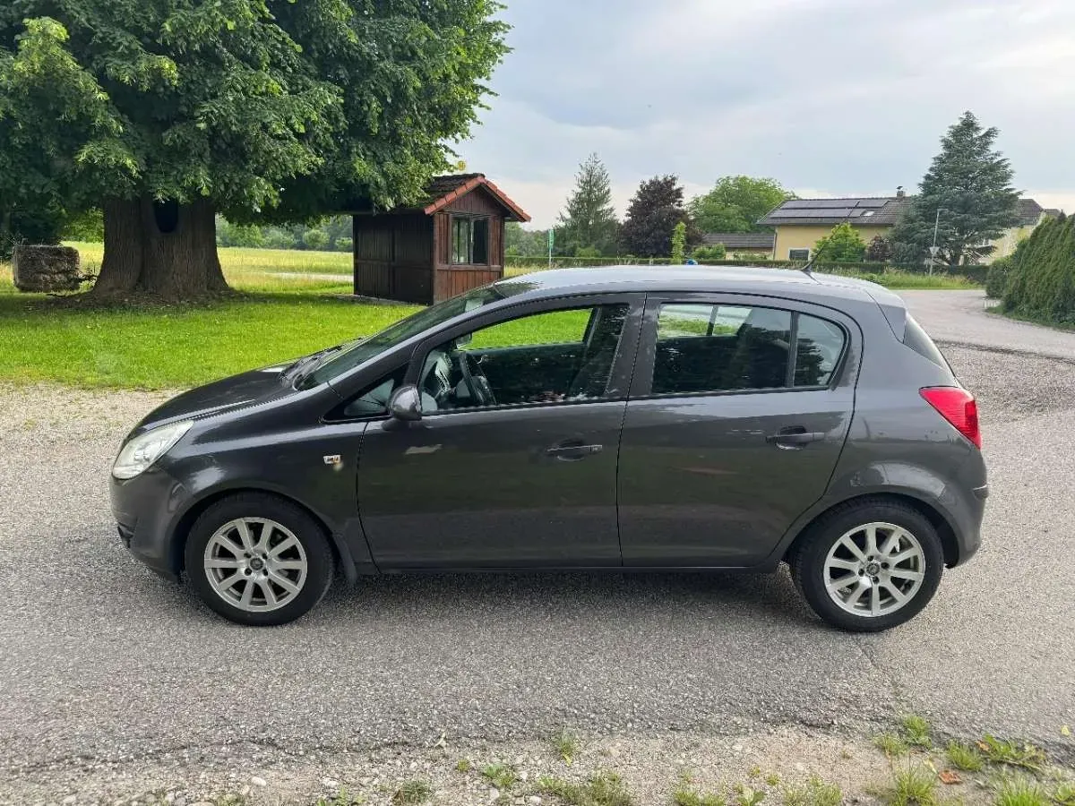 Opel Corsa 2010 photo 3