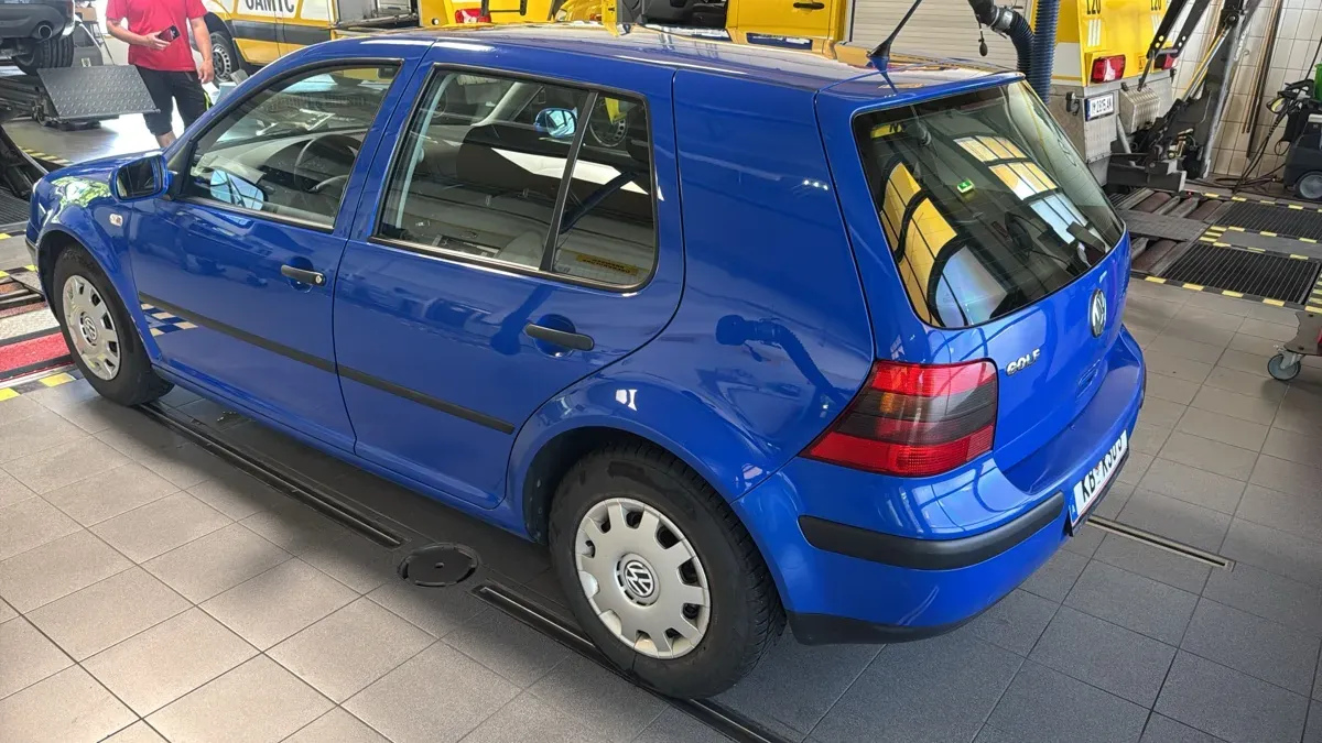 Volkswagen Golf 2001 photo 2