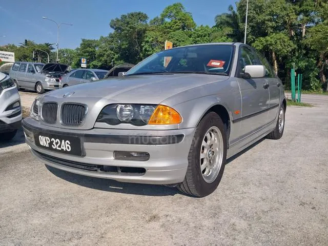 BMW 318I