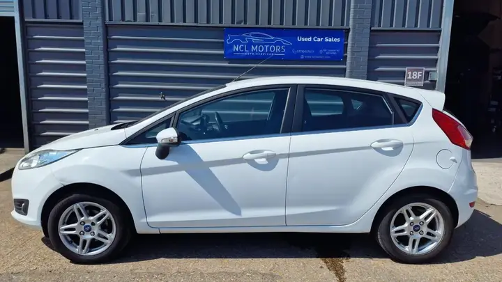 Ford Fiesta 2013 photo 4