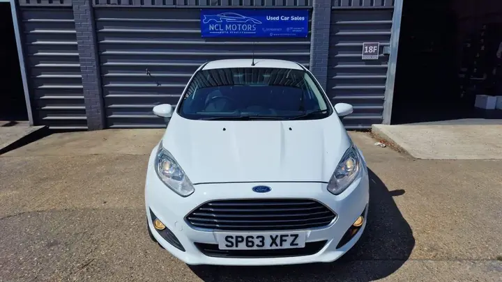 Ford Fiesta 2013 photo 2