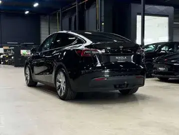 Tesla Model Y 2023 photo 2