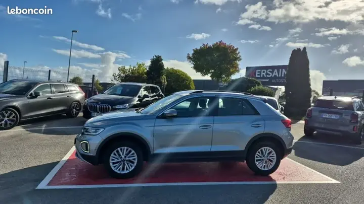 Volkswagen T-Roc 2022 photo 2