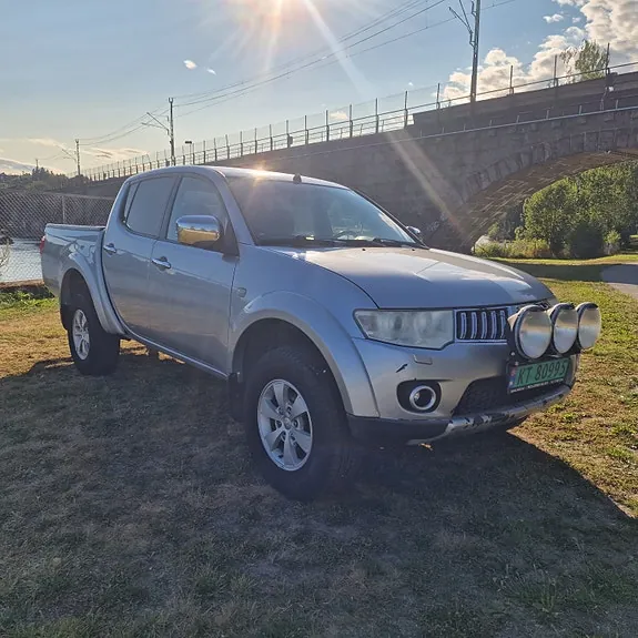 Mitsubishi L200 2011 photo 3