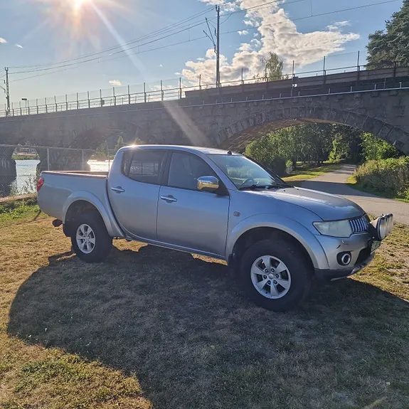 Mitsubishi L200 2011 photo 5