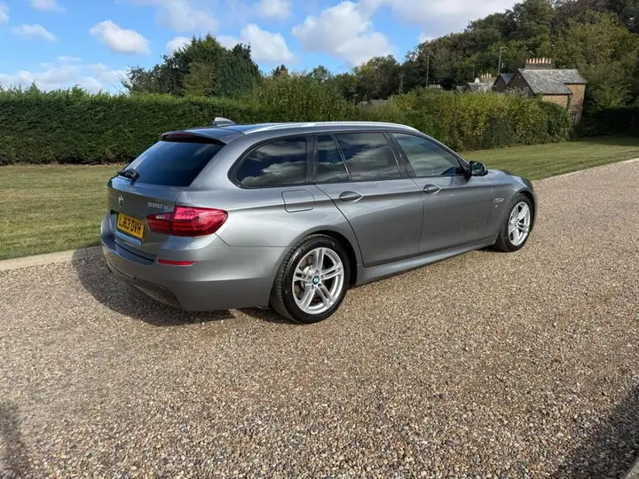 BMW 5 Series 2013 photo 2