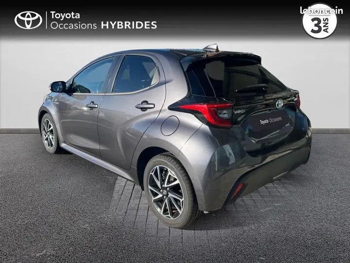 Toyota Yaris 2022 photo 2