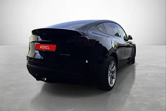 Tesla Model Y 2024 photo 2