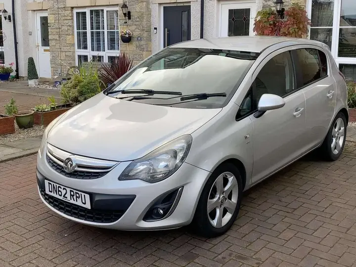 Vauxhall Corsa 2012 photo 2