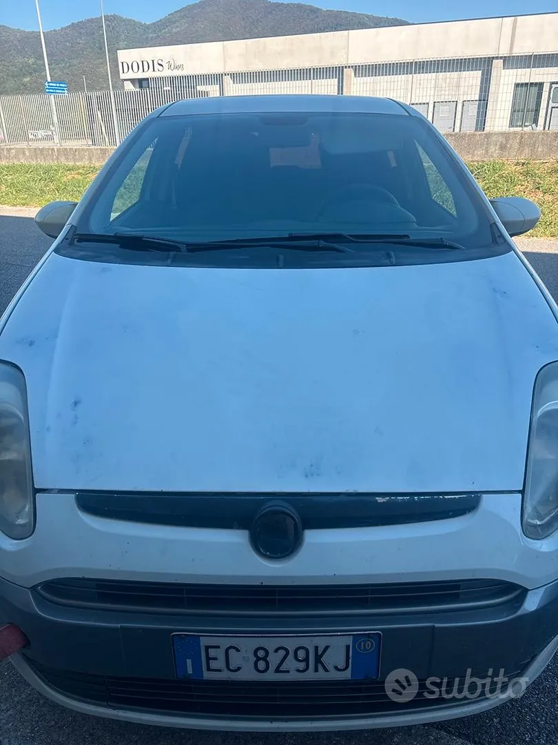 Fiat Punto 2010 photo 3