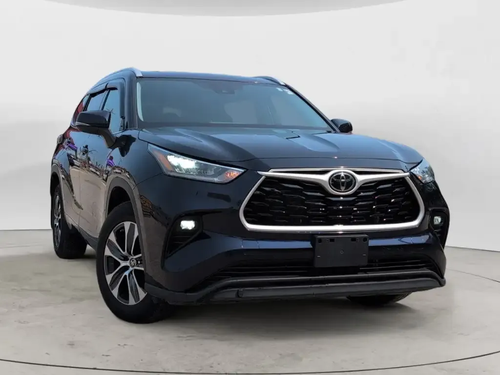 Toyota Highlander 2022 photo 3