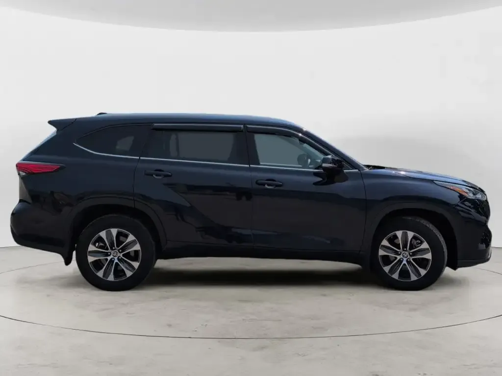 Toyota Highlander 2022 photo 4