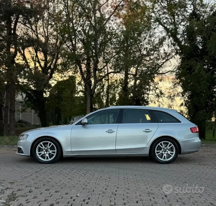 Audi A4 Avant 2010 photo 2
