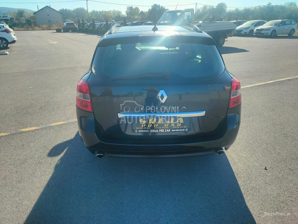 Renault Laguna 2010 photo 4