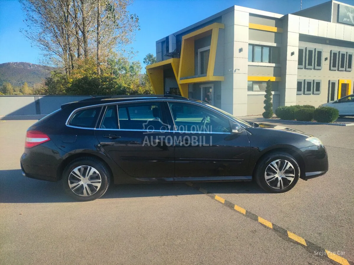 Renault Laguna 2010 photo 3