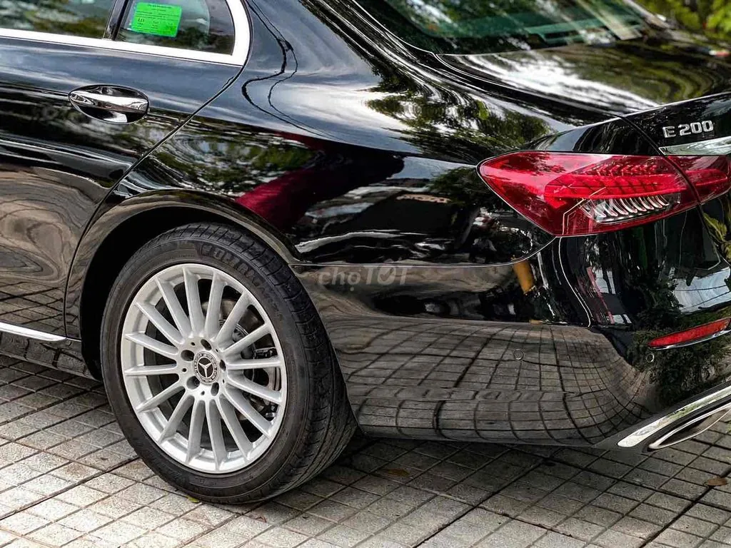 Mercedes-Benz E-Class 2022 photo 5