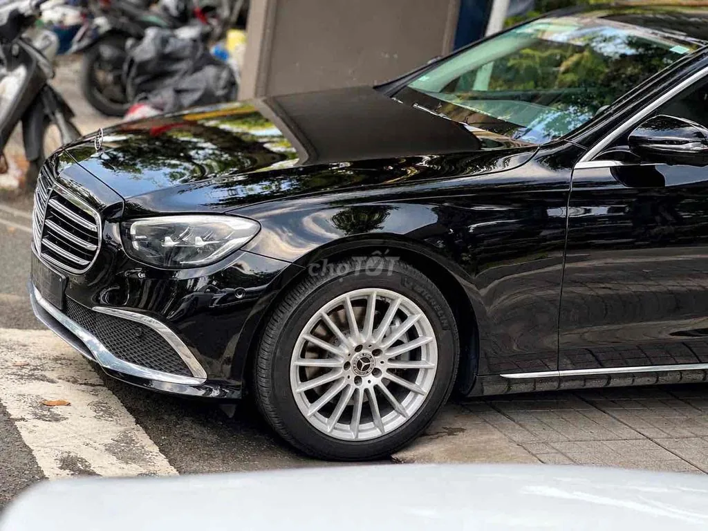 Mercedes-Benz E-Class 2022 photo 3