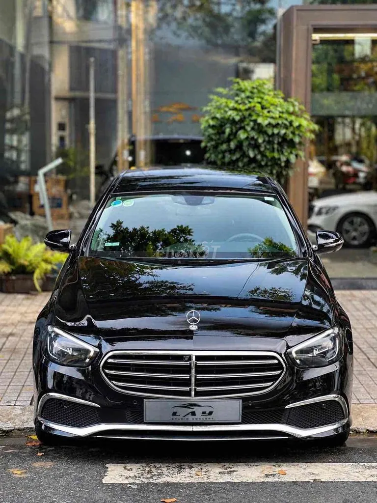Mercedes-Benz E-Class 2022 photo 2