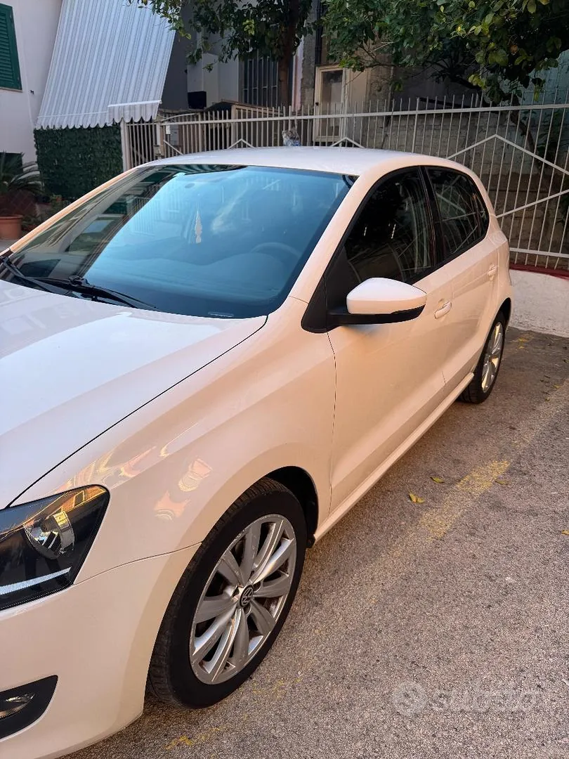 Volkswagen Polo 2012 photo 2