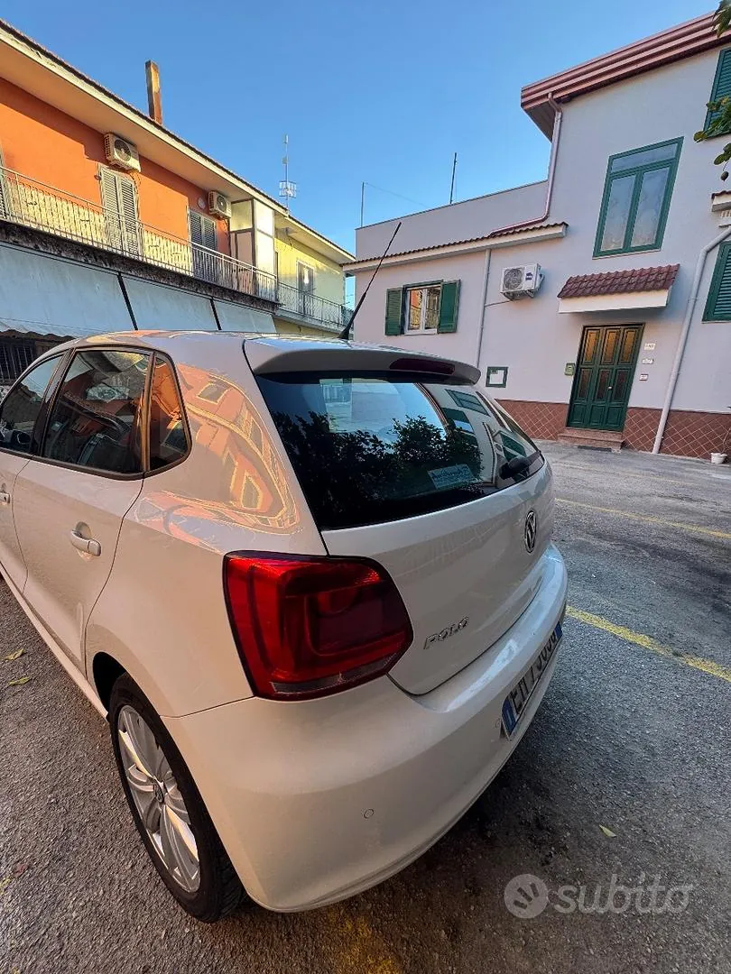 Volkswagen Polo 2012 photo 4