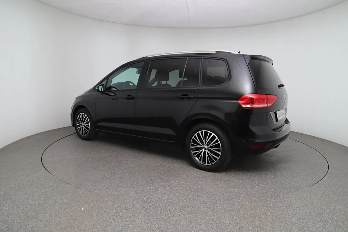 Volkswagen Touran 2026 photo 3