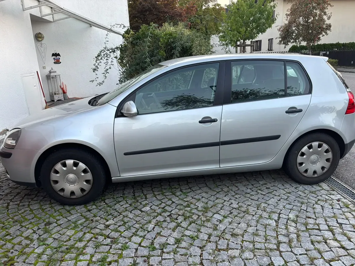 Volkswagen Golf 2004 photo 2
