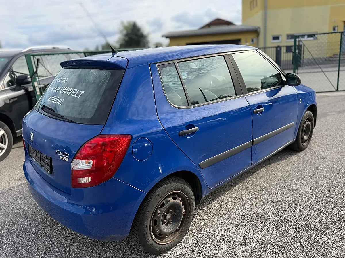 Skoda Fabia 2008 photo 3