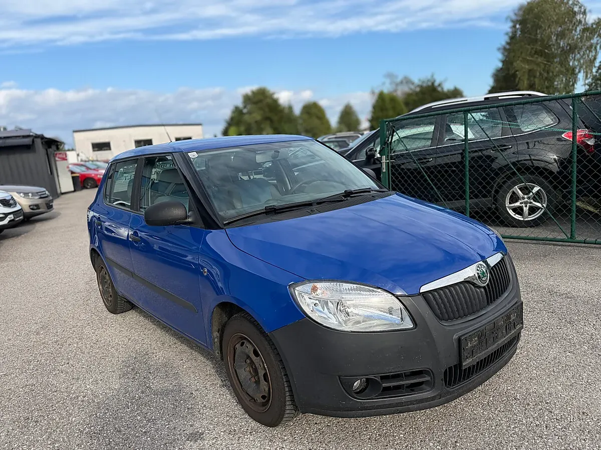 Skoda Fabia 2008 photo 2