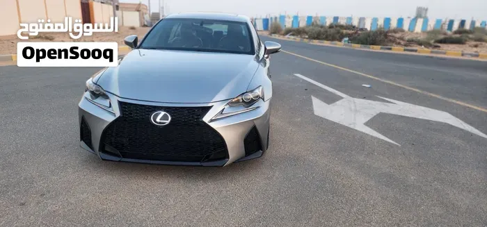 Lexus Is 300 Sport 2016 photo 4