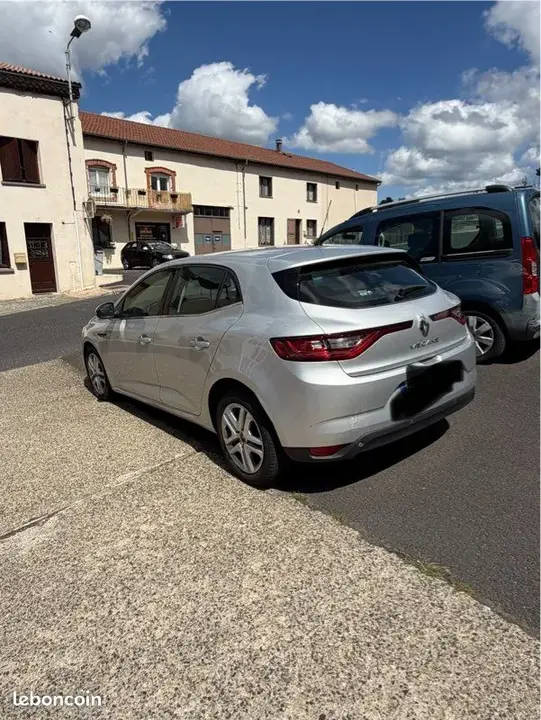 Renault Megane 2017 photo 2