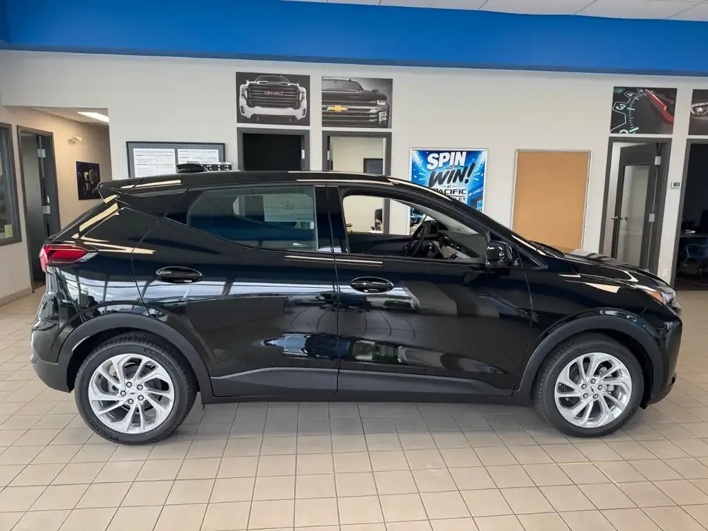 Chevrolet Bolt 2027 photo 3