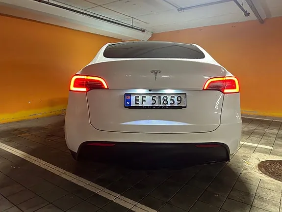 Tesla Model Y 2023 photo 5