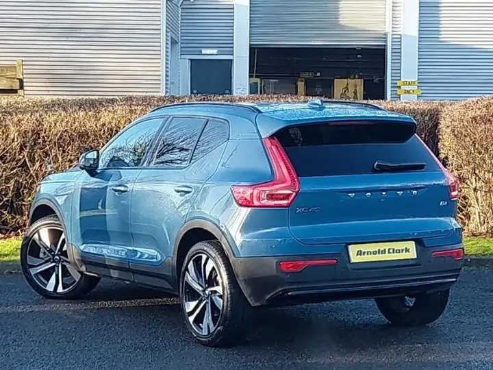Volvo Xc40 2024 photo 2