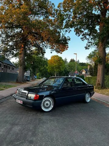 Mercedes-Benz 190E