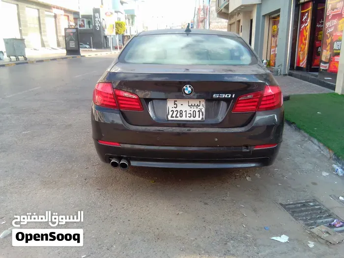 BMW 5 Series 2012 photo 2