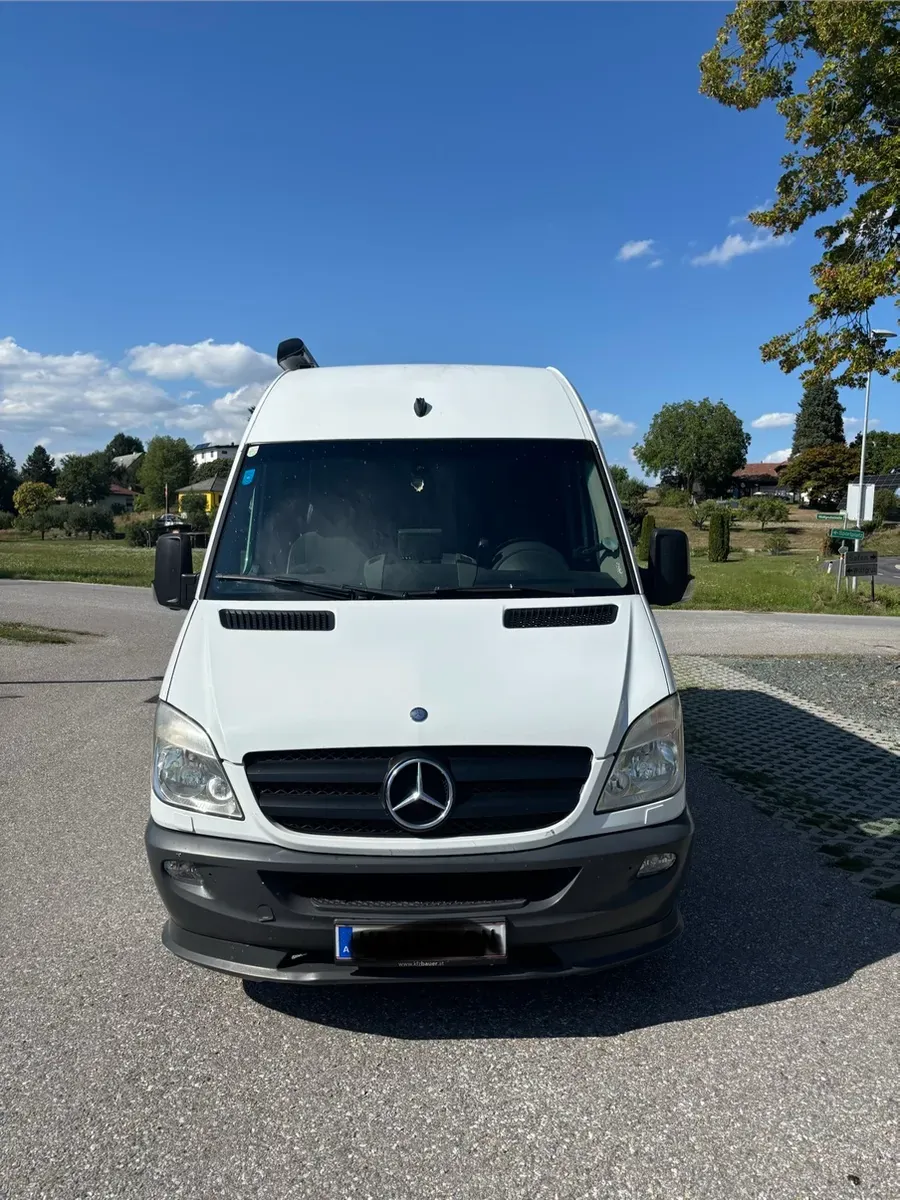 Mercedes-Benz Sprinter 2011 photo 2