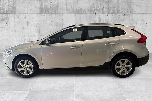 Volvo V40 Cross Country 2019 photo 2