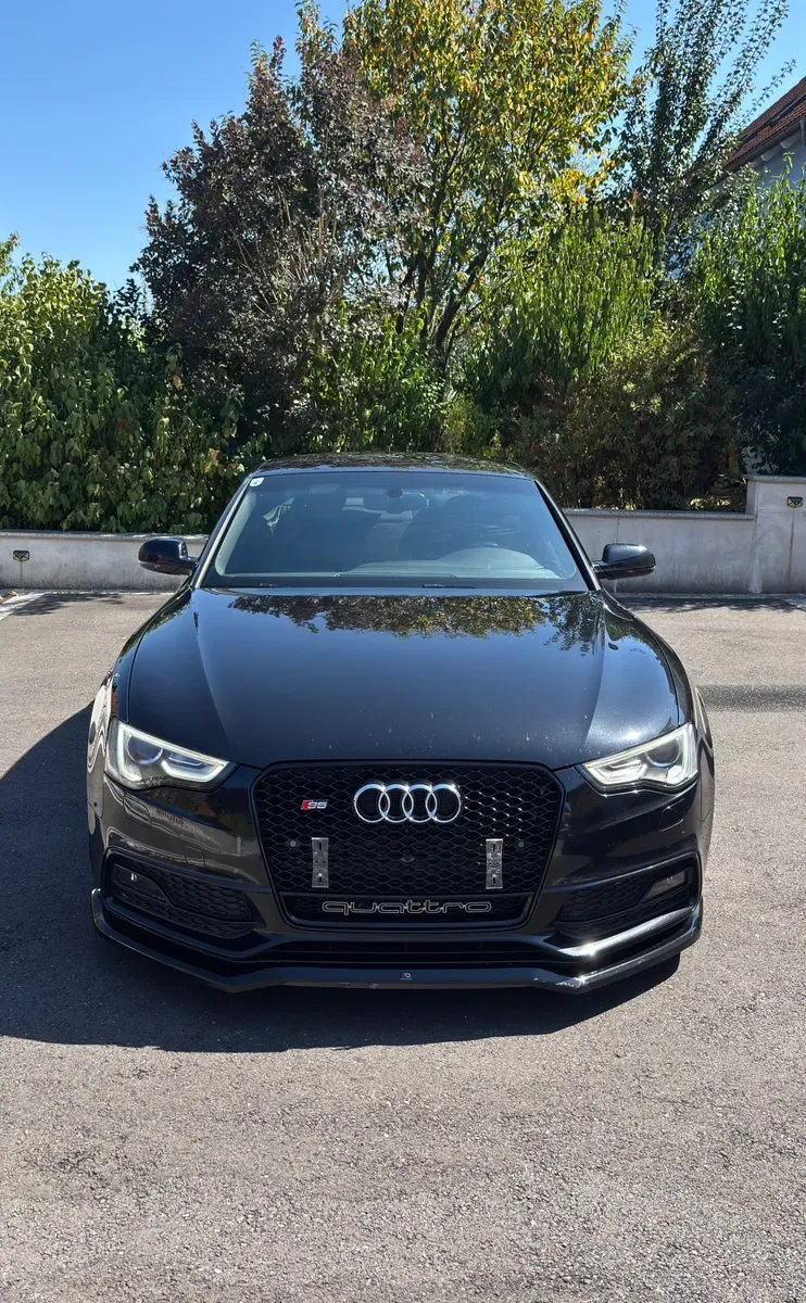Audi A5 2012 photo 2