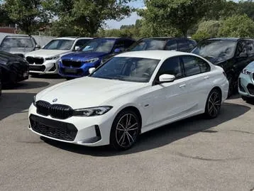 BMW 330 E 2022 photo 3