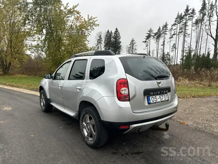 Dacia Duster 2012 photo 4
