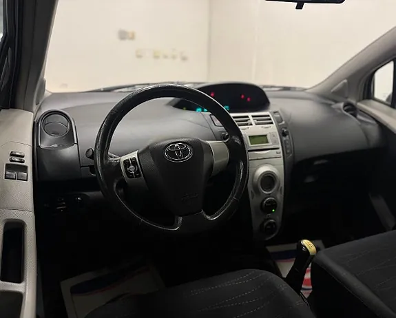 Toyota Yaris 2006 photo 4