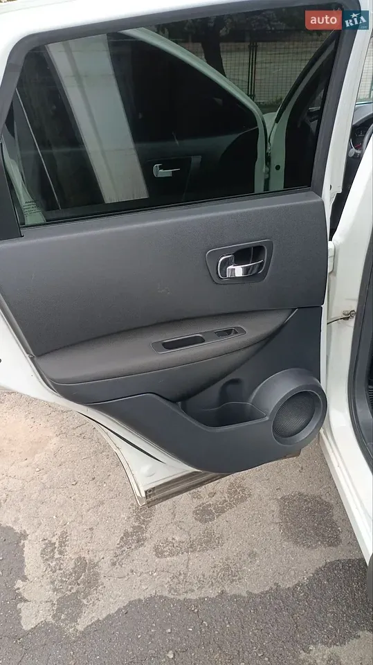 Nissan Qashqai 2012 photo 4