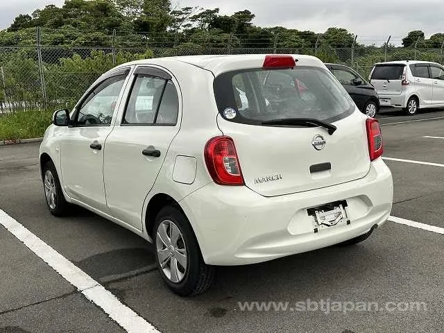Nissan March 2014 photo 3